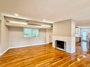 205 Fairpoint Dr in Gulf Breeze, FL - Building Photo - Building Photo