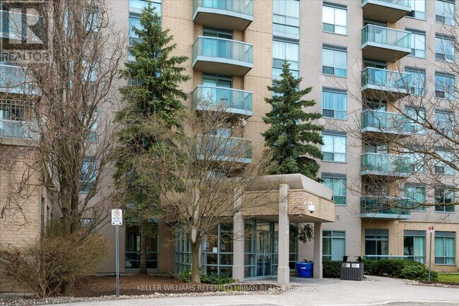 3 Ellesmere St in Richmond Hill, ON - Building Photo - Building Photo