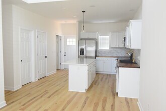 806 Russell Aly in Wilmington, NC - Building Photo - Building Photo