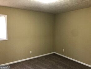 1567 Pintail Rd in Jonesboro, GA - Foto de edificio - Building Photo