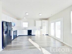 5367 Shamus Dr in Indianapolis, IN - Foto de edificio - Building Photo