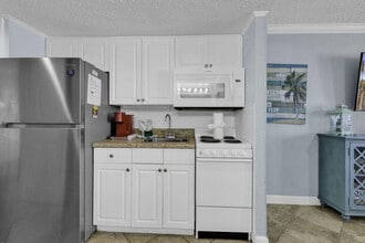 2001 S Ocean Blvd in Myrtle Beach, SC - Building Photo - Building Photo