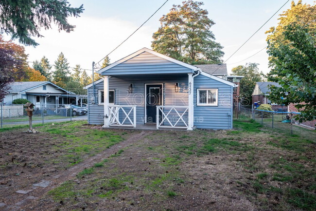 6527 95th St SW in Lakewood, WA - Building Photo - Building Photo