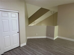 5070 Tara Ave in Las Vegas, NV - Building Photo - Building Photo