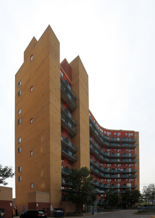 Ascot Co-Operative Homes in Toronto, ON - Building Photo