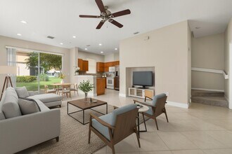 340 River Bluff Ln in Royal Palm Beach, FL - Building Photo - Building Photo