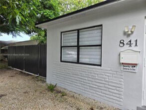 841 S 24th Ave in Hollywood, FL - Building Photo - Building Photo