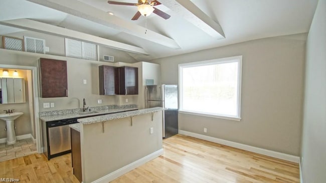 196 Vincent St in Chagrin Falls, OH - Building Photo - Building Photo