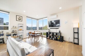 3900 Leary Wy NW in Seattle, WA - Building Photo - Building Photo