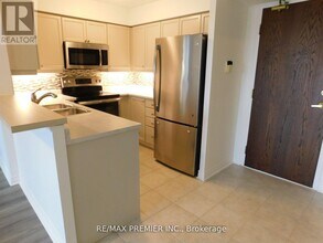 39 Oneida Crescent in Richmond Hill, ON - Building Photo - Building Photo