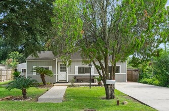 7418 Oscar Dr in Deer Park, TX - Foto de edificio - Building Photo