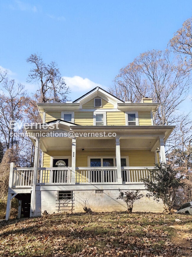 property at 936 Hall St NW