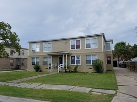 636 Robinson St Apartments