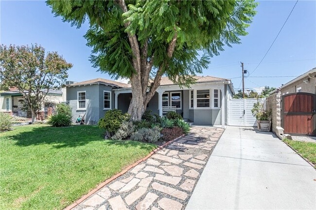 1000 N Ontario St in Burbank, CA - Building Photo - Building Photo