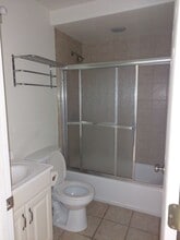 405 Ala Wai Blvd in South Lake Tahoe, CA - Building Photo - Building Photo