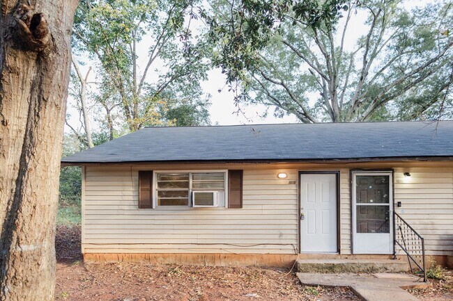1013 W Slaton Ave in Griffin, GA - Building Photo - Building Photo