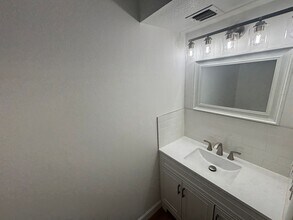 1023 NE 2nd St in Ocala, FL - Foto de edificio - Building Photo