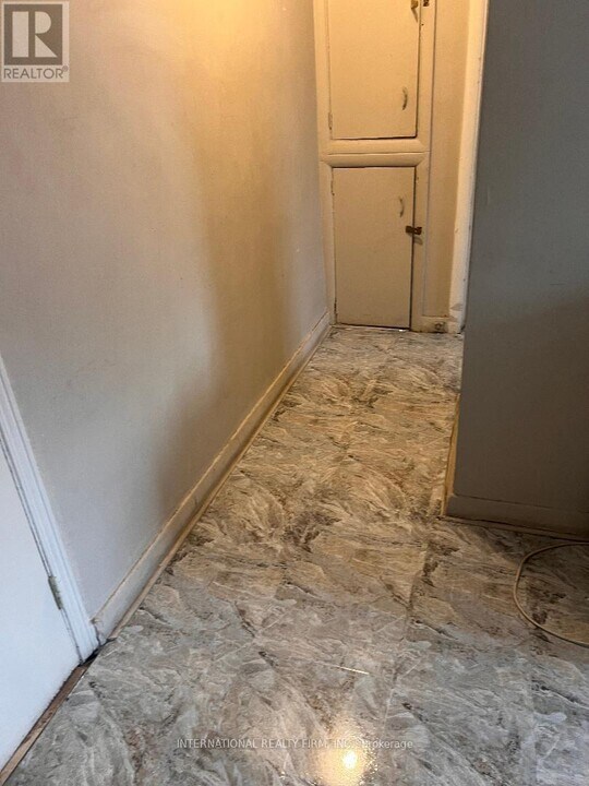 2034 Weston Rd in Toronto, ON - Building Photo