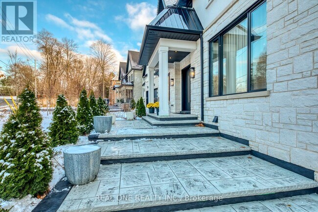 2620 Mississauga Rd in Mississauga, ON - Building Photo - Building Photo