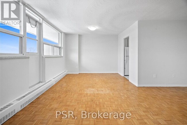 100-100 Rowena Dr in Toronto, ON - Building Photo - Building Photo