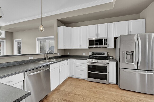 880 E 16th Ave in Denver, CO - Building Photo - Building Photo