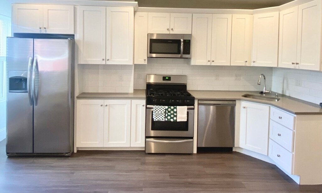 147 Cottage St in Boston, MA - Building Photo