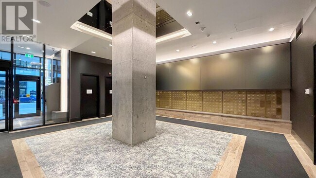 65 Broadway Ave in Toronto, ON - Building Photo - Building Photo