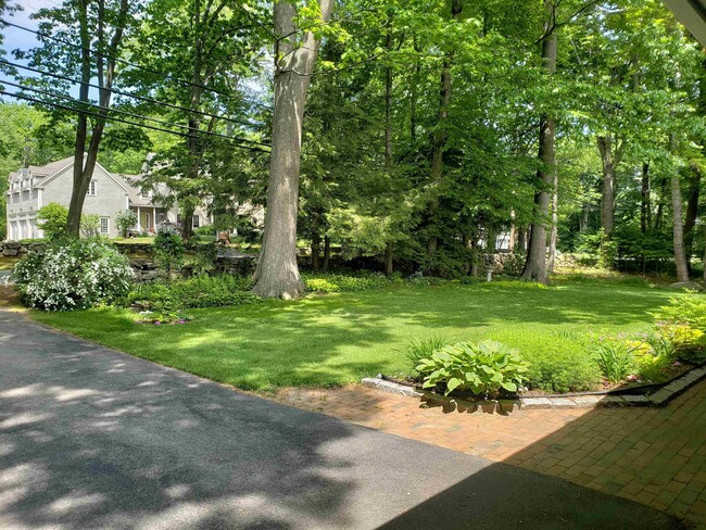 24 Chapel Rd in North Hampton, NH - Building Photo - Building Photo