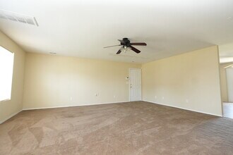 8106 Rosberg Ln in Charlotte, NC - Building Photo - Building Photo