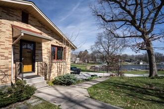 2726 Ridley Rd in Hartland, WI - Building Photo - Building Photo