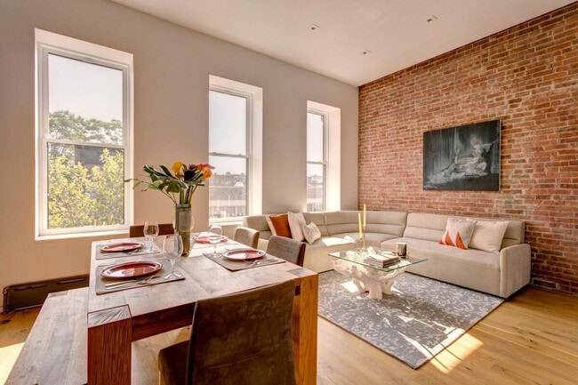 103 W 122nd St in New York, NY - Building Photo - Building Photo