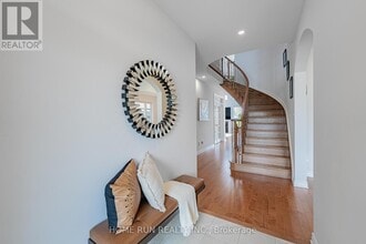 609 Triangle St in Ottawa, ON - Building Photo - Building Photo