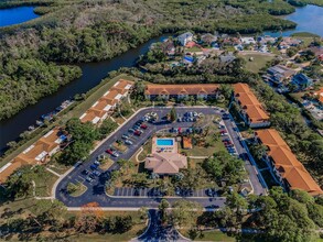 1682 Seascape Cir in Tarpon Springs, FL - Building Photo - Building Photo