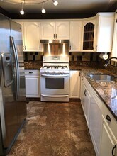 4940 Cedar St, Unit Apt #2B in Astoria, OR - Building Photo - Building Photo