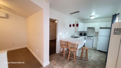 3676 3rd Ave, Unit C in Los Angeles, CA - Building Photo - Building Photo