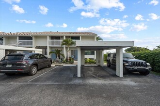 700 NE 20th Ln in Boynton Beach, FL - Building Photo - Building Photo