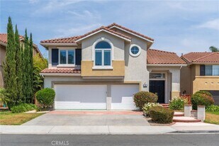 20 Las Fieras in Rancho Santa Margarita, CA - Building Photo