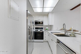 1912 Heywood St in Simi Valley, CA - Building Photo - Building Photo