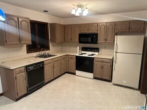 35 Worcester Ave in Waterbury, CT - Building Photo - Building Photo