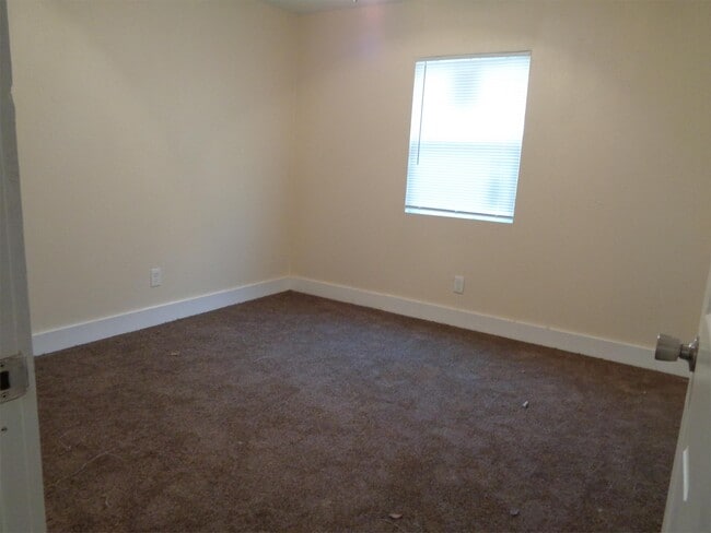 1118 W 5th St in Freeport, TX - Building Photo - Building Photo