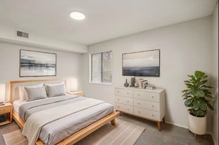 Flats at Wildwood in Raytown, MO - Building Photo