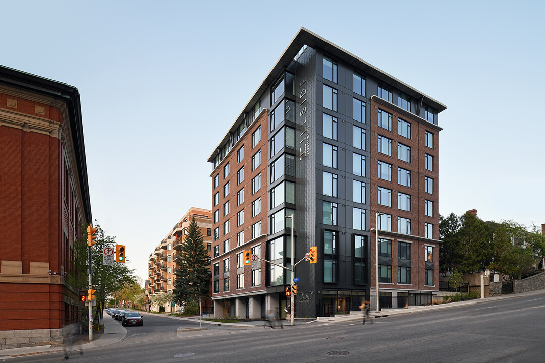 250 Besserer St in Ottawa, ON - Building Photo