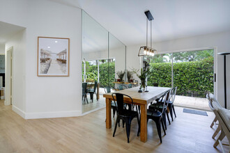 32 Admirals Ct in Palm Beach Gardens, FL - Building Photo - Building Photo