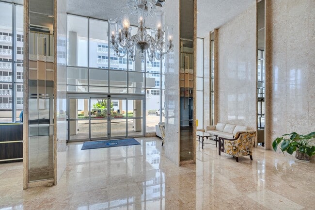 4020 Galt Ocean Dr, Unit 1807 in Fort Lauderdale, FL - Foto de edificio - Building Photo