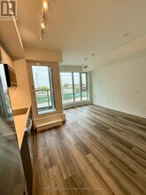880-880 The Queensway in Toronto, ON - Building Photo - Building Photo