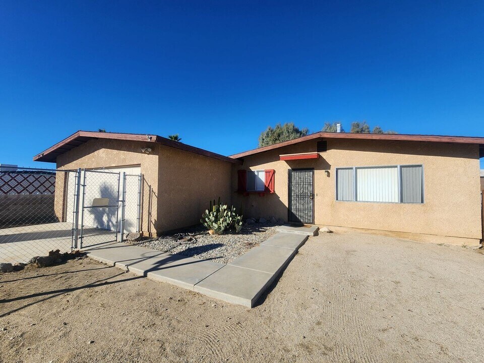 72328 Cactus Dr in Twentynine Palms, CA - Building Photo