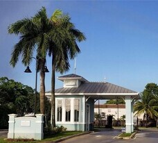 18 St in Sunrise, FL - Building Photo