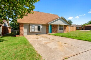 5520 Evanbrook Terrace in Oklahoma City, OK - Building Photo