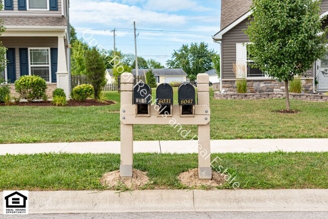 6031 Melan Cove in Fort Wayne, IN - Building Photo - Building Photo