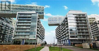 39 Queens Quay E in Toronto, ON - Building Photo